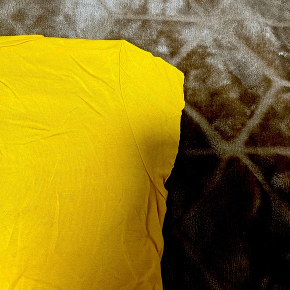 Yellow savage crop sleeve cut out tee - Picture 3 of 5